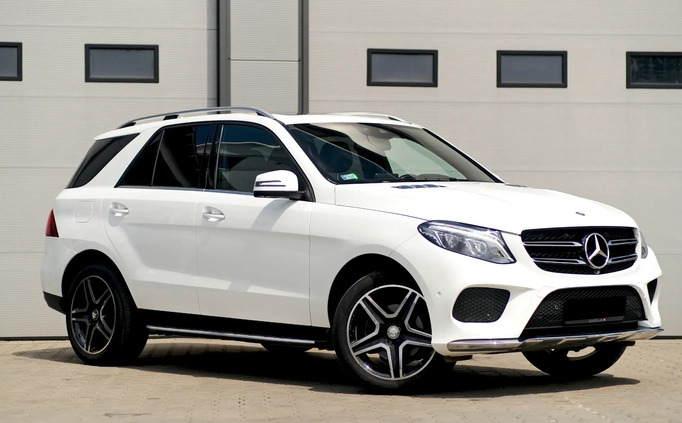 Mercedes-Benz GLE cena 154900 przebieg: 89000, rok produkcji 2017 z Białystok małe 379